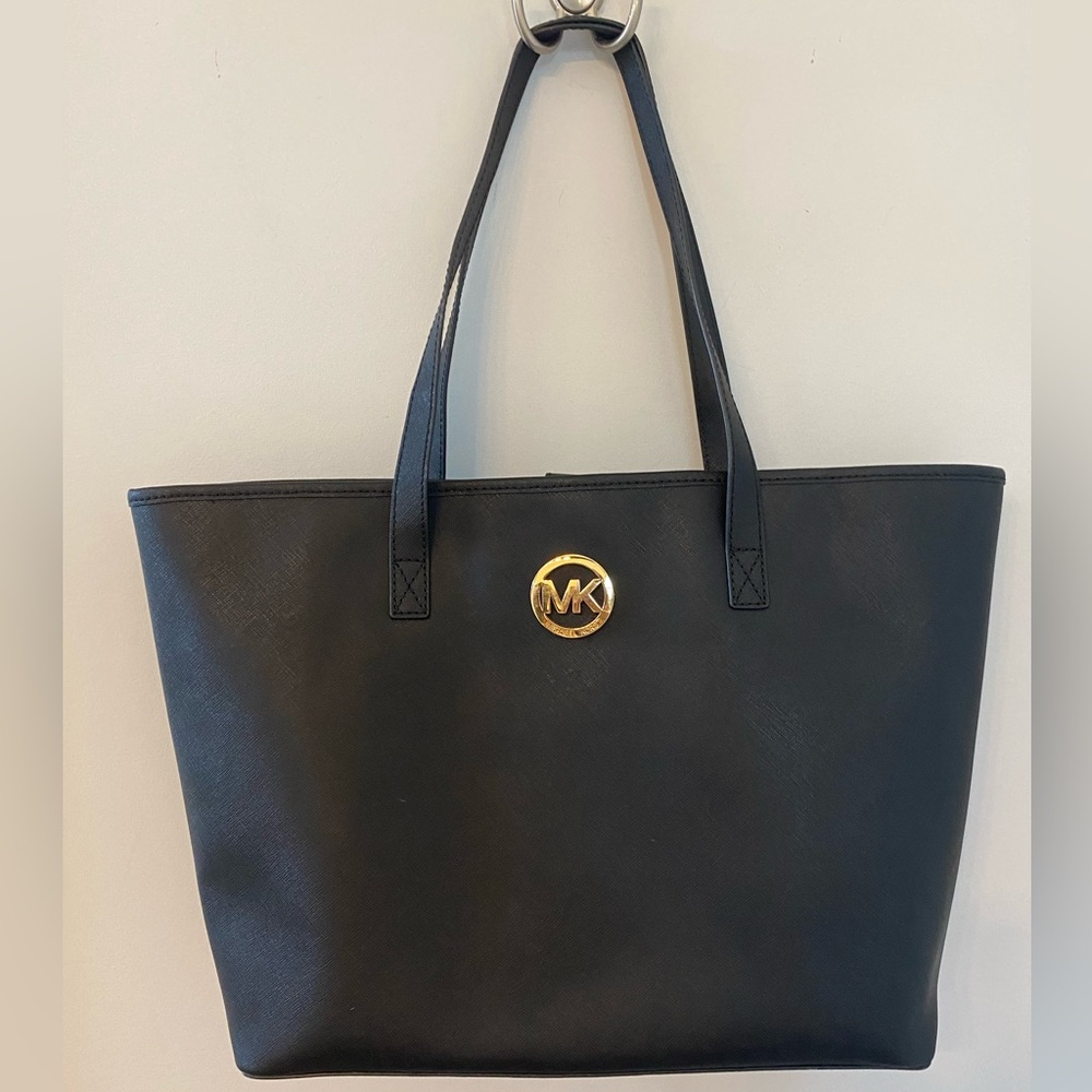 AUTHENTIC Michael Kors Black Saffiano leather tote